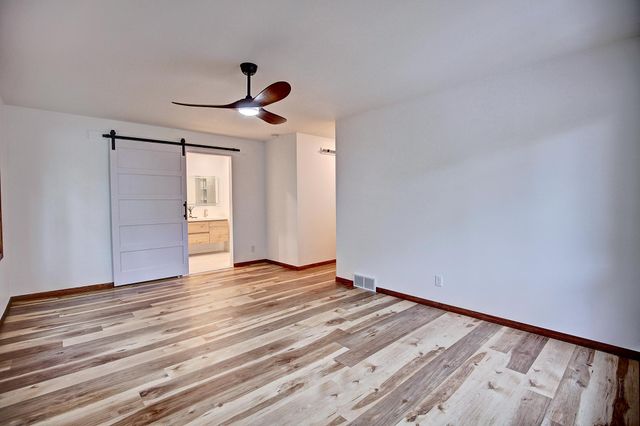 2400 Garland Lane N, Plymouth, MN 55447