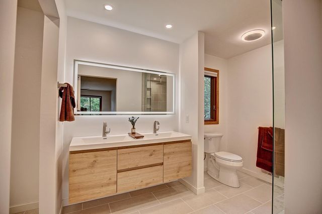 2400 Garland Lane N, Plymouth, MN 55447