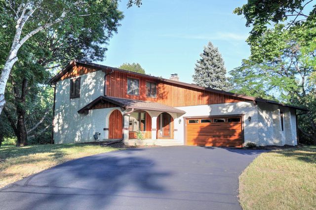 2400 Garland Lane N, Plymouth, MN 55447
