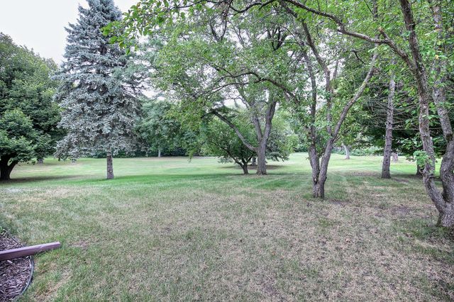 2400 Garland Lane N, Plymouth, MN 55447