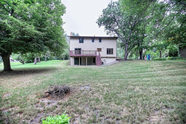 2400 Garland Lane N, Plymouth, MN 55447