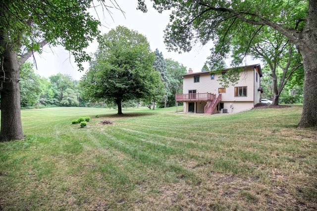 2400 Garland Lane N, Plymouth, MN 55447