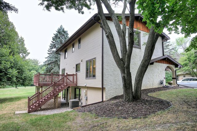 2400 Garland Lane N, Plymouth, MN 55447