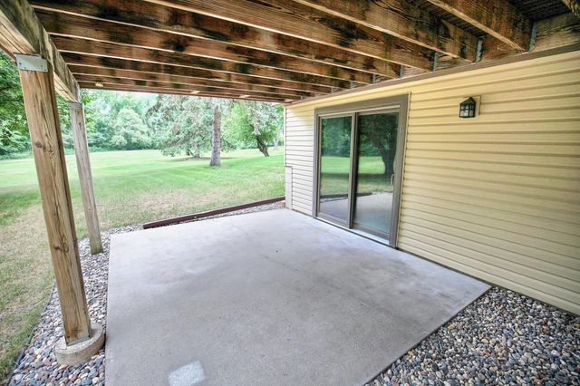 2400 Garland Lane N, Plymouth, MN 55447