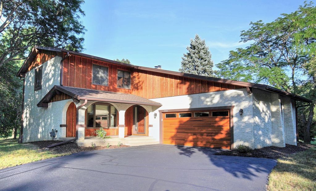 2400 Garland Lane N, Plymouth, MN 55447