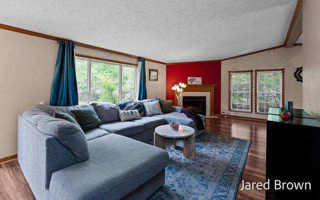 1436 Auble Road, Laketon Twp, MI 49445