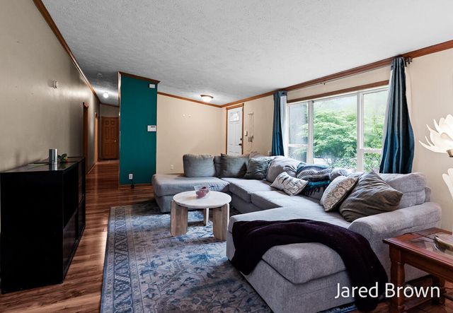 1436 Auble Road, Laketon Twp, MI 49445