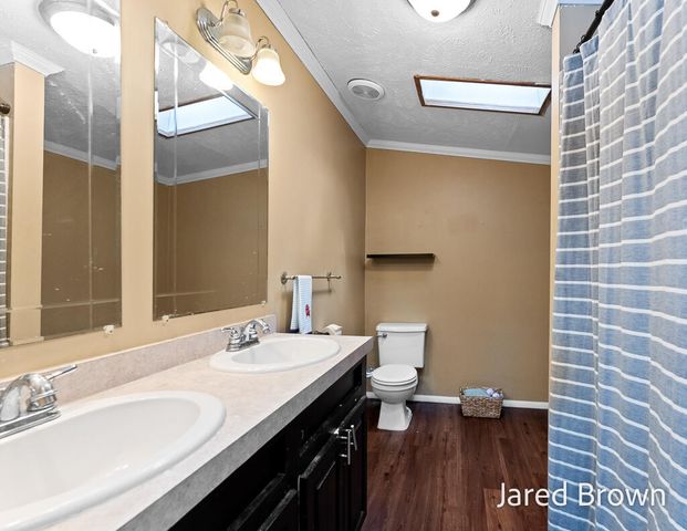 1436 Auble Road, Laketon Twp, MI 49445