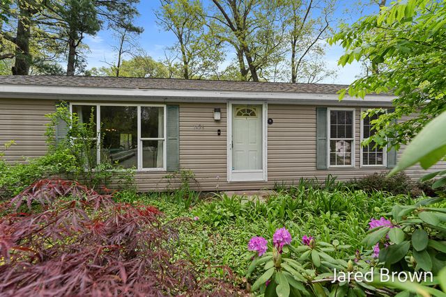 1436 Auble Road, Laketon Twp, MI 49445