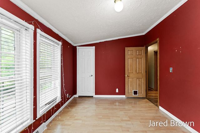 1436 Auble Road, Laketon Twp, MI 49445