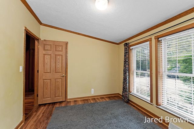 1436 Auble Road, Laketon Twp, MI 49445