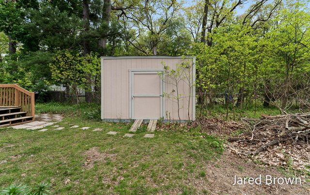 1436 Auble Road, Laketon Twp, MI 49445