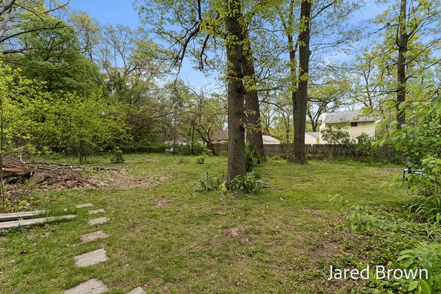 1436 Auble Road, Laketon Twp, MI 49445