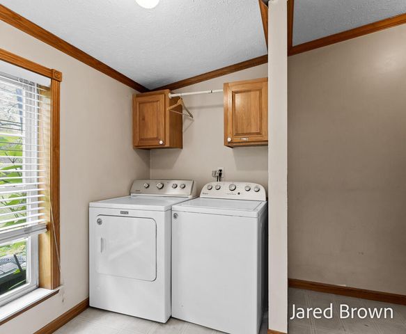 1436 Auble Road, Laketon Twp, MI 49445