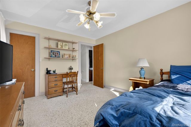 120 Capitol Avenue, Williston Park, NY 11596