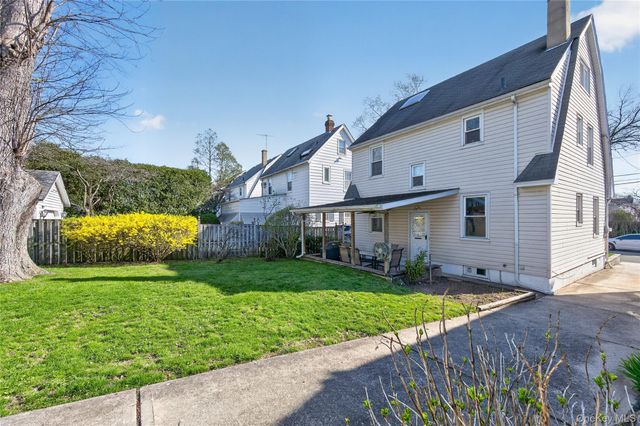 120 Capitol Avenue, Williston Park, NY 11596