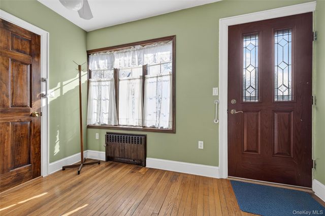 120 Capitol Avenue, Williston Park, NY 11596