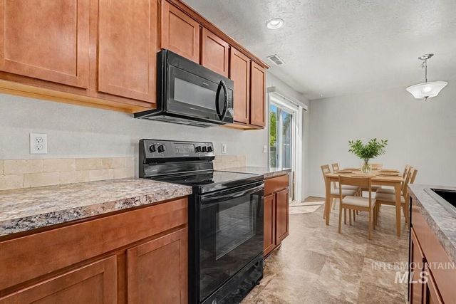 2225 W Mikaela Ct., Nampa, ID 83651