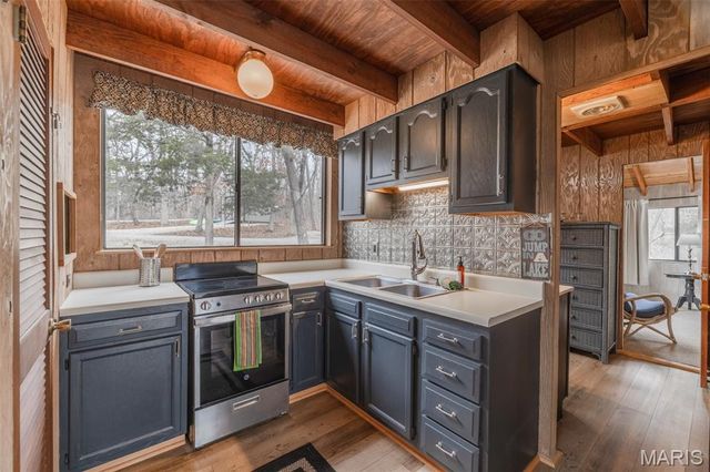 933 Woodlake Drive, Innsbrook, MO 63390