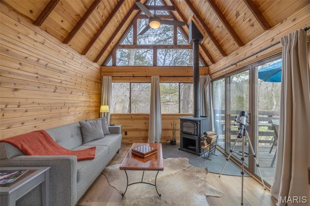 933 Woodlake Drive, Innsbrook, MO 63390