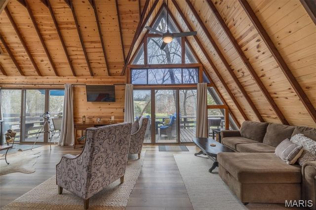 933 Woodlake Drive, Innsbrook, MO 63390