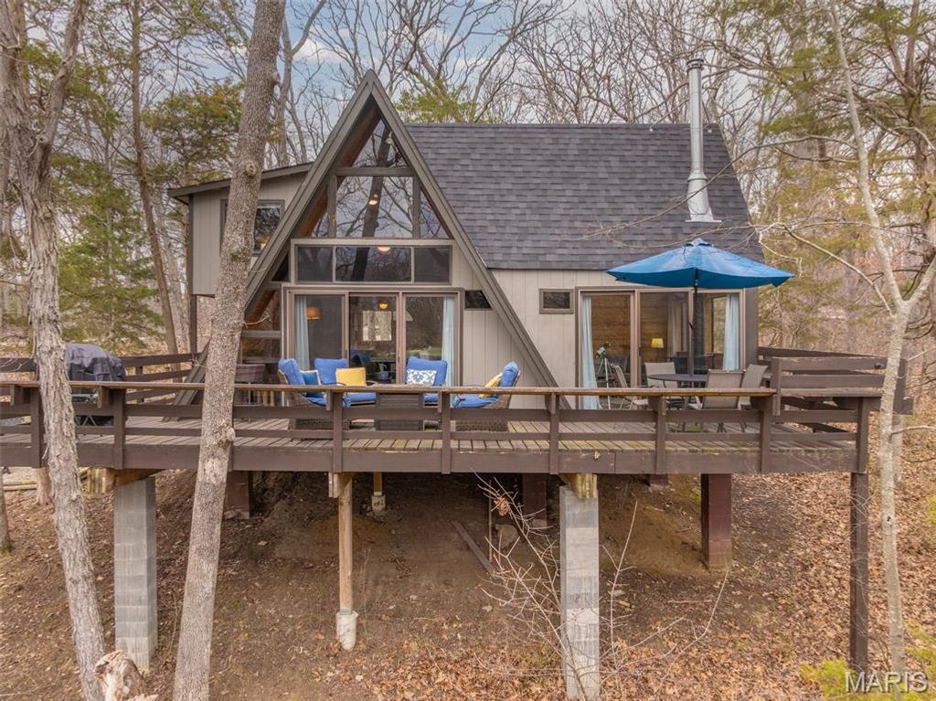 933 Woodlake Drive, Innsbrook, MO 63390