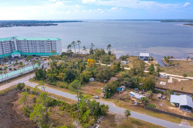 6415 W Smith Road, Panama City, FL 32409