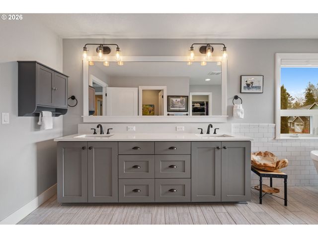 31050 Sw SANDY Ct, Wilsonville, OR 97070