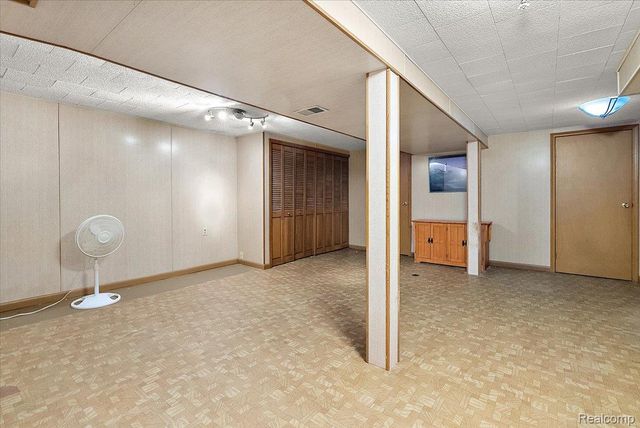 5242 Mansfield Avenue, Sterling Heights, MI 48310