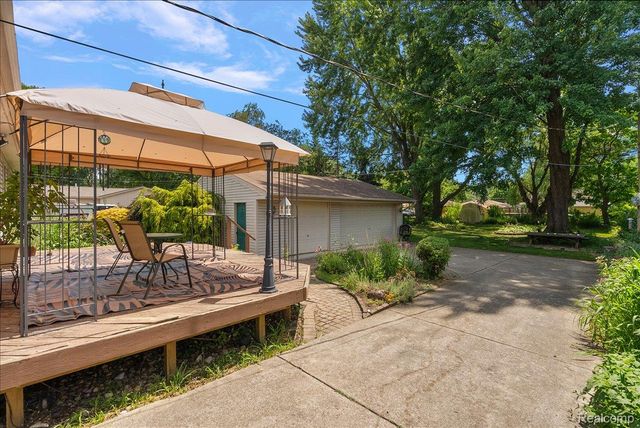 5242 Mansfield Avenue, Sterling Heights, MI 48310