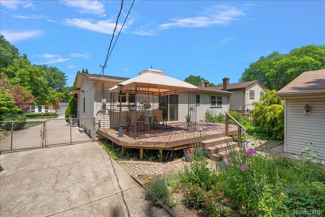 5242 Mansfield Avenue, Sterling Heights, MI 48310