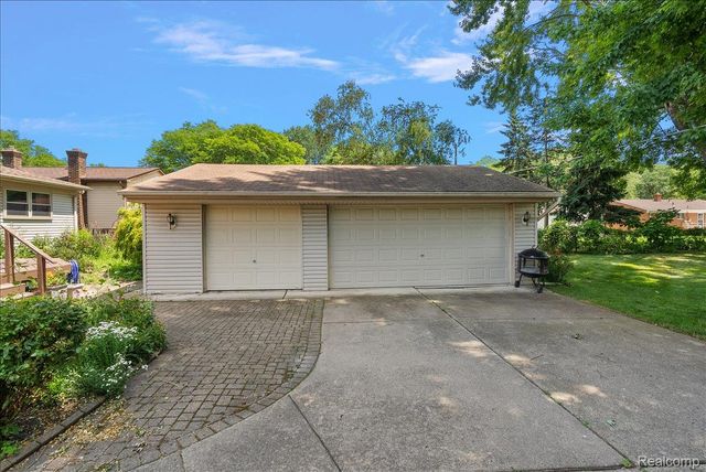 5242 Mansfield Avenue, Sterling Heights, MI 48310
