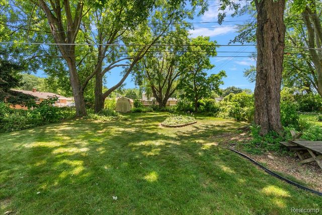 5242 Mansfield Avenue, Sterling Heights, MI 48310