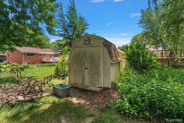 5242 Mansfield Avenue, Sterling Heights, MI 48310