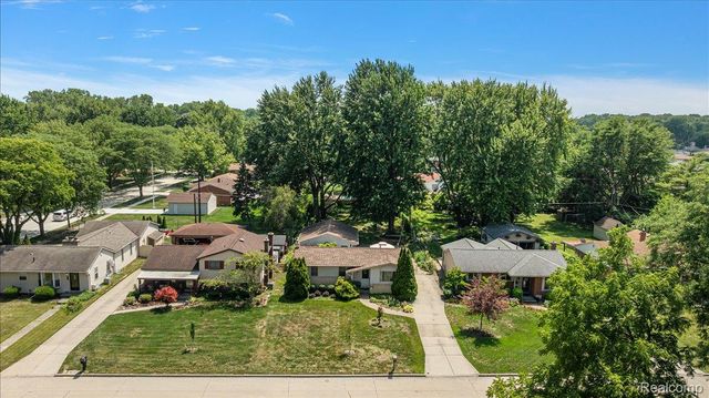 5242 Mansfield Avenue, Sterling Heights, MI 48310