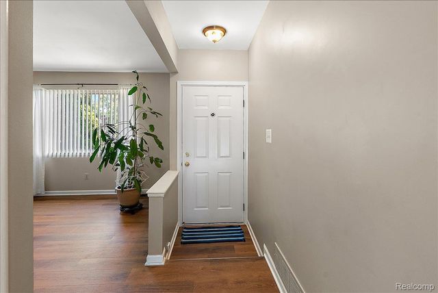 5242 Mansfield Avenue, Sterling Heights, MI 48310