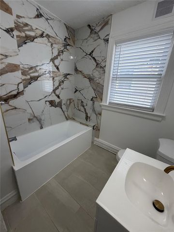 116 Lenox Avenue 3rd, Providence, RI 02907