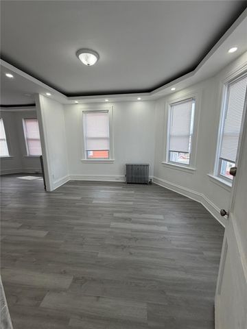 116 Lenox Avenue 3rd, Providence, RI 02907