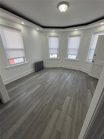 116 Lenox Avenue 3rd, Providence, RI 02907