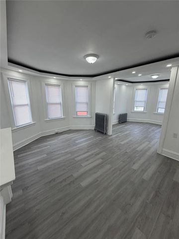 116 Lenox Avenue 3rd, Providence, RI 02907