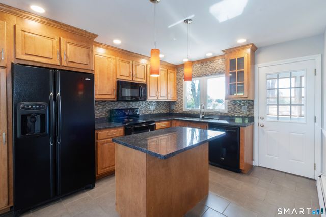 30 Hopkins Drive, New Haven, CT 06512