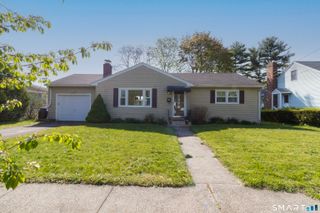 30 Hopkins Drive, New Haven, CT 06512