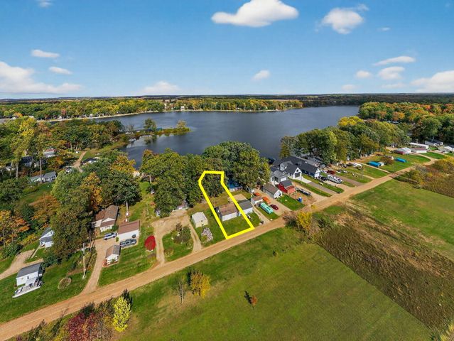 48168 70th Avenue, Decatur, MI 49045