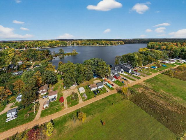 48168 70th Avenue, Decatur, MI 49045