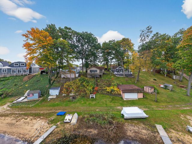 48168 70th Avenue, Decatur, MI 49045