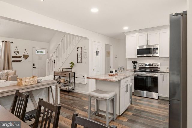 9246 WESTWOOD DR, Tobyhanna, PA 18466