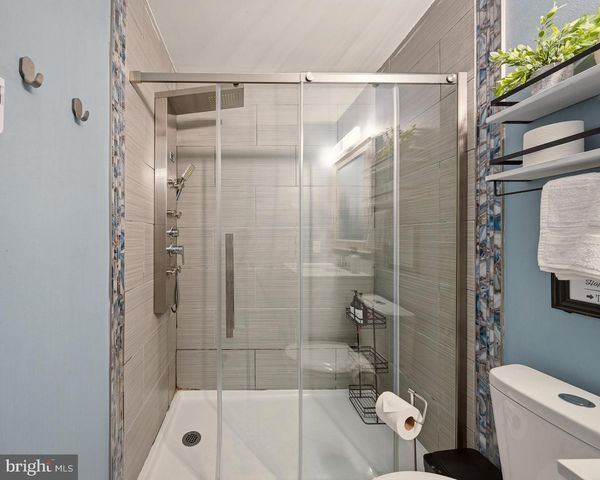 9246 WESTWOOD DR, Tobyhanna, PA 18466