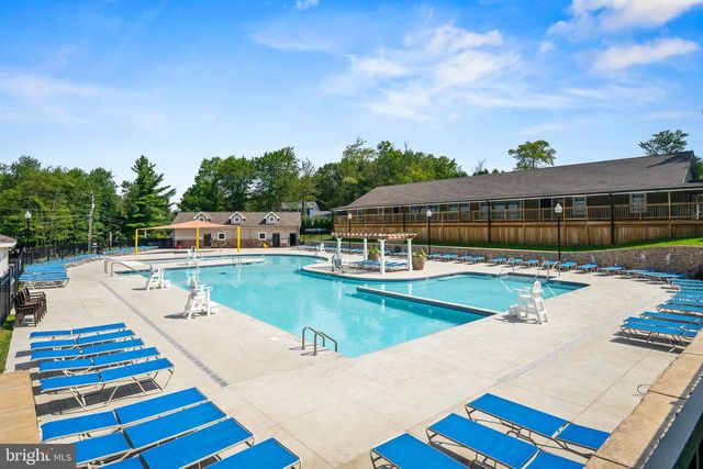 9246 WESTWOOD DR, Tobyhanna, PA 18466