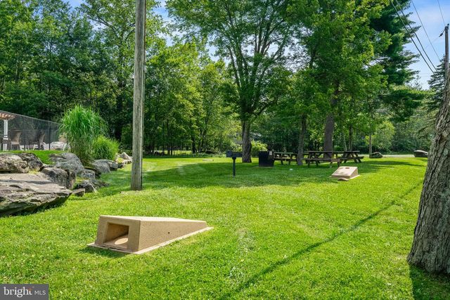 9246 WESTWOOD DR, Tobyhanna, PA 18466