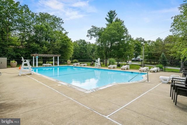 9246 WESTWOOD DR, Tobyhanna, PA 18466